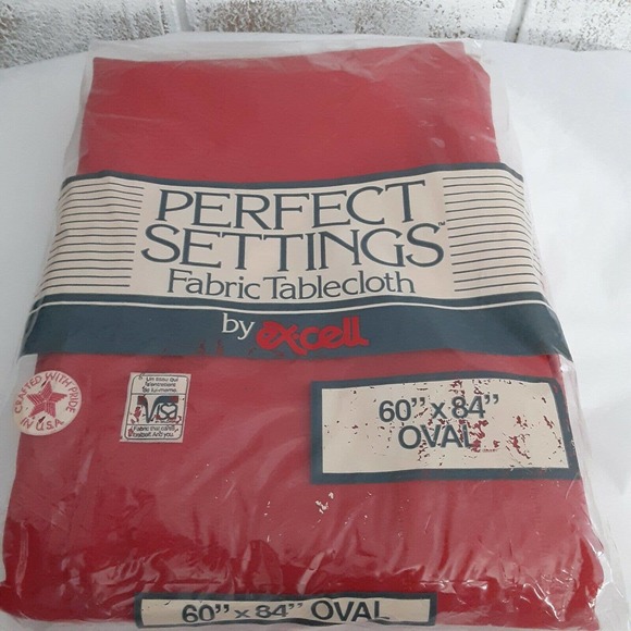 Vintage Perfect Settings By Excell Red Fabric Tablecloth New Christmas - Picture 1 of 6